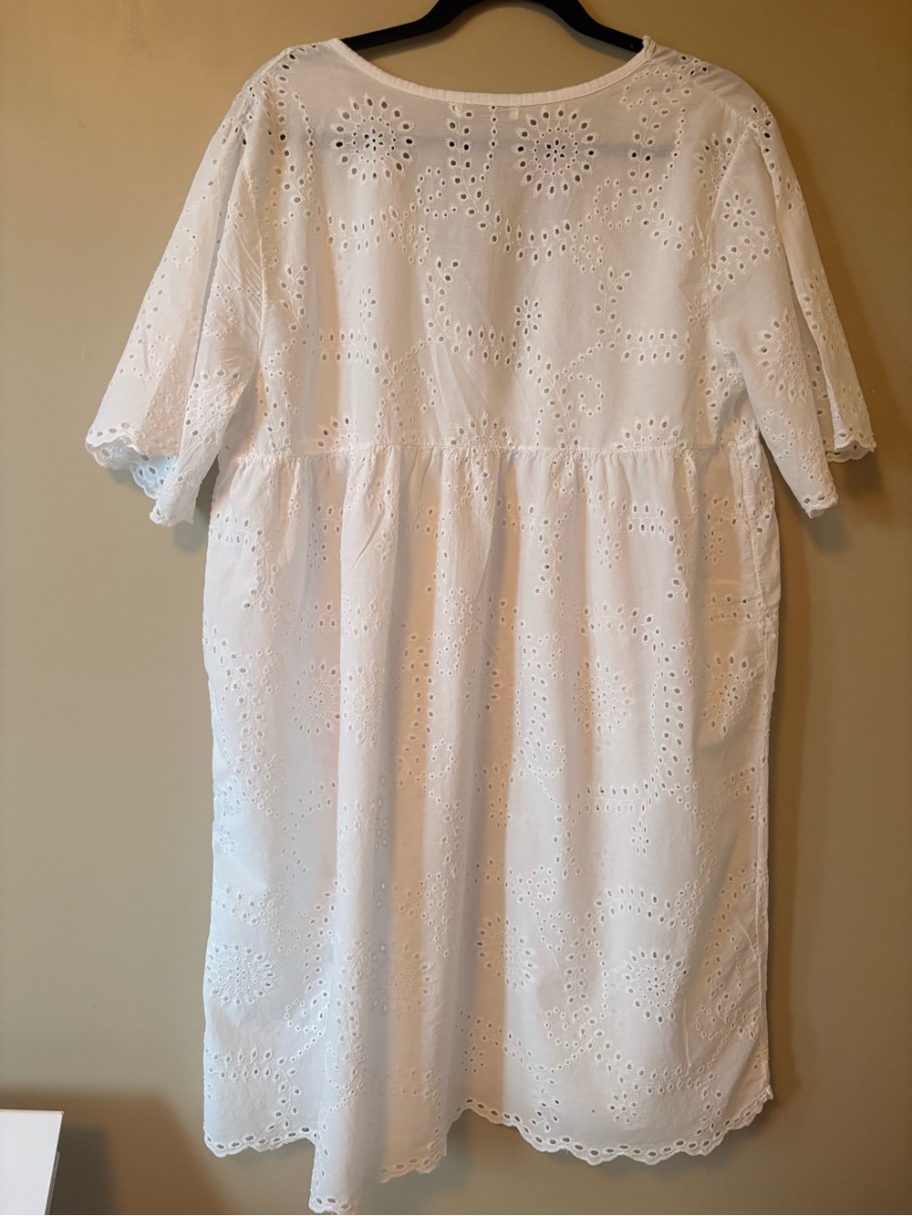 Memory White Eyelet V-Neck Women's Oversized Sleepwear/Dress